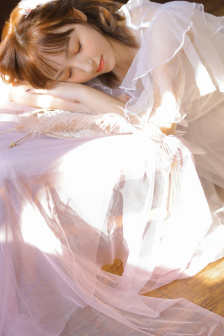 趁女朋友洗澡玩她闺蜜H